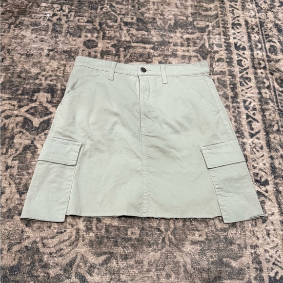 Joe's Jeans Mini Cargo Skirt in greensize 27